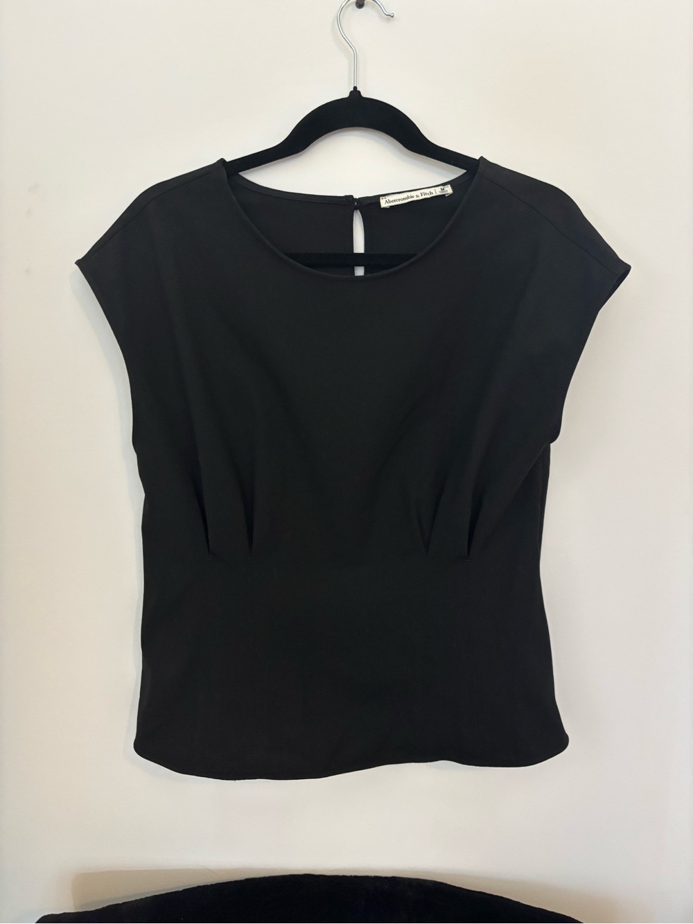 Abercrombie & Fitch Black Cap-Sleeve Round-Neck Blouse